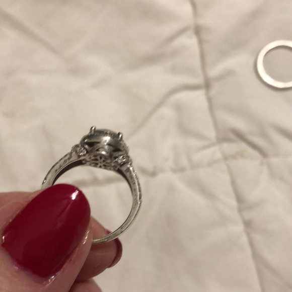Halo engagement ring - Picture 2 of 5